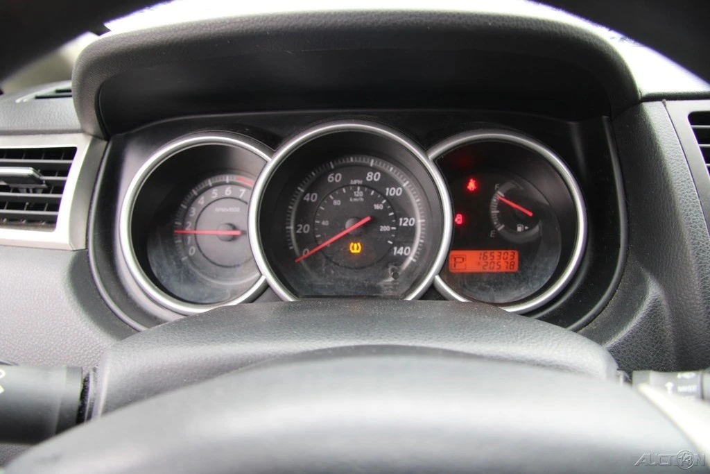 2012 Nissan Versa - Image 13 of 21