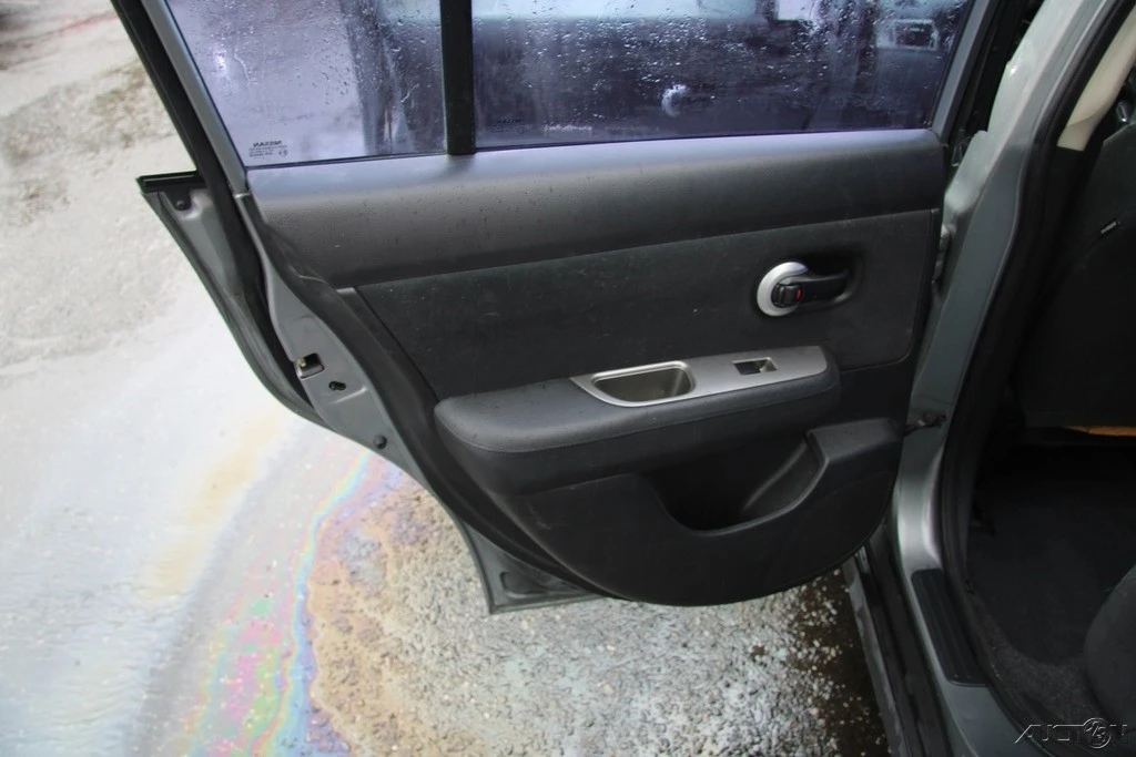 2012 Nissan Versa - Image 17 of 21