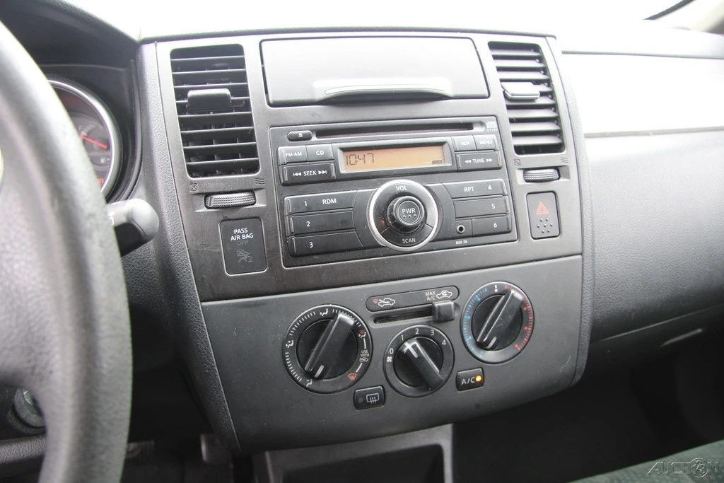 2012 Nissan Versa - Image 15 of 21
