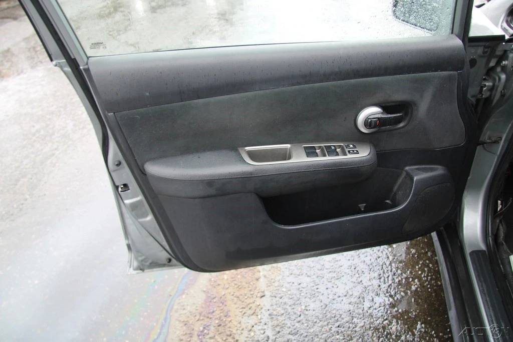 2012 Nissan Versa - Image 11 of 21