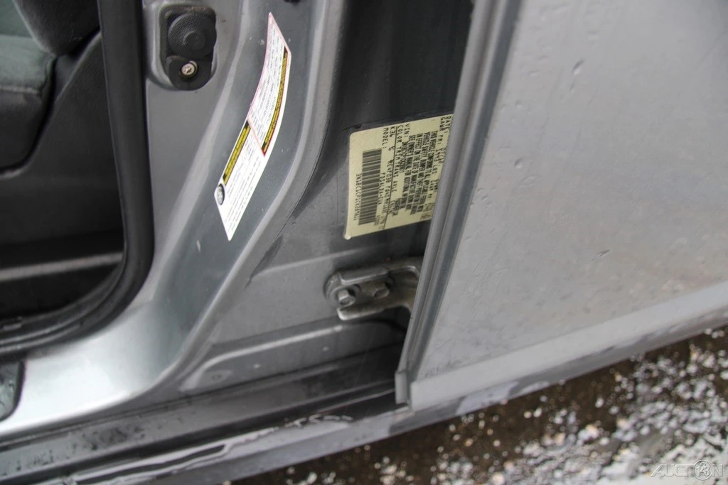2012 Nissan Versa - Image 10 of 21