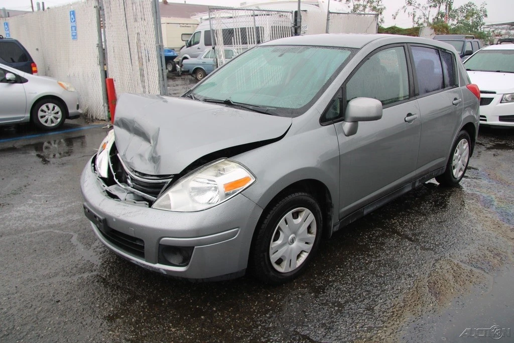 2012 Nissan Versa - Image 2 of 21