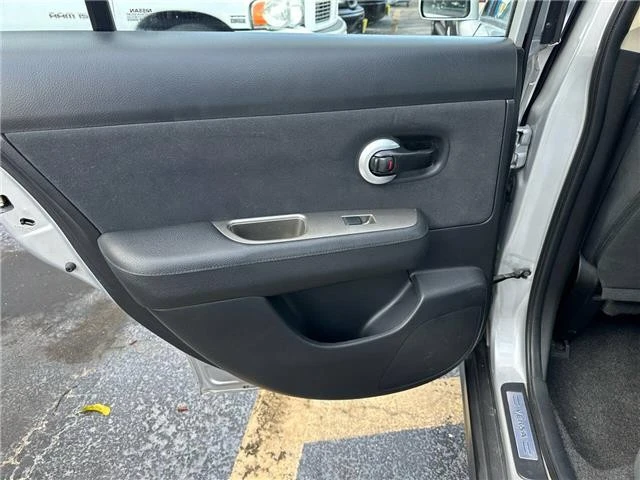 2012 Nissan Versa - Image 20 of 21