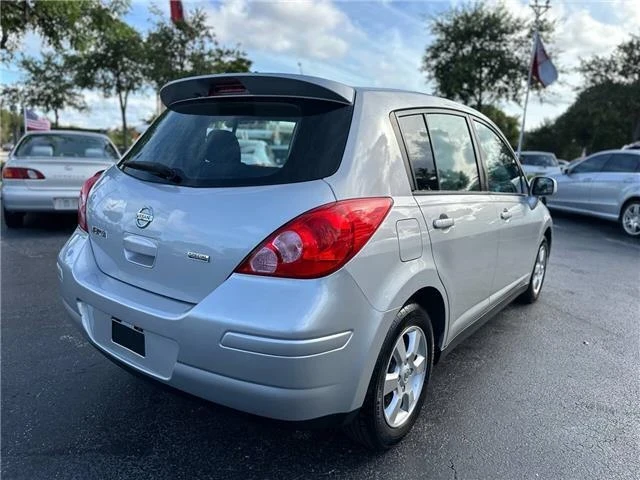 2012 Nissan Versa - Image 6 of 12