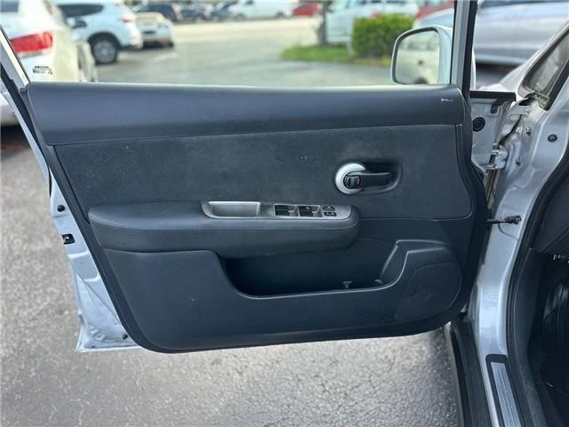 2012 Nissan Versa - Image 10 of 21