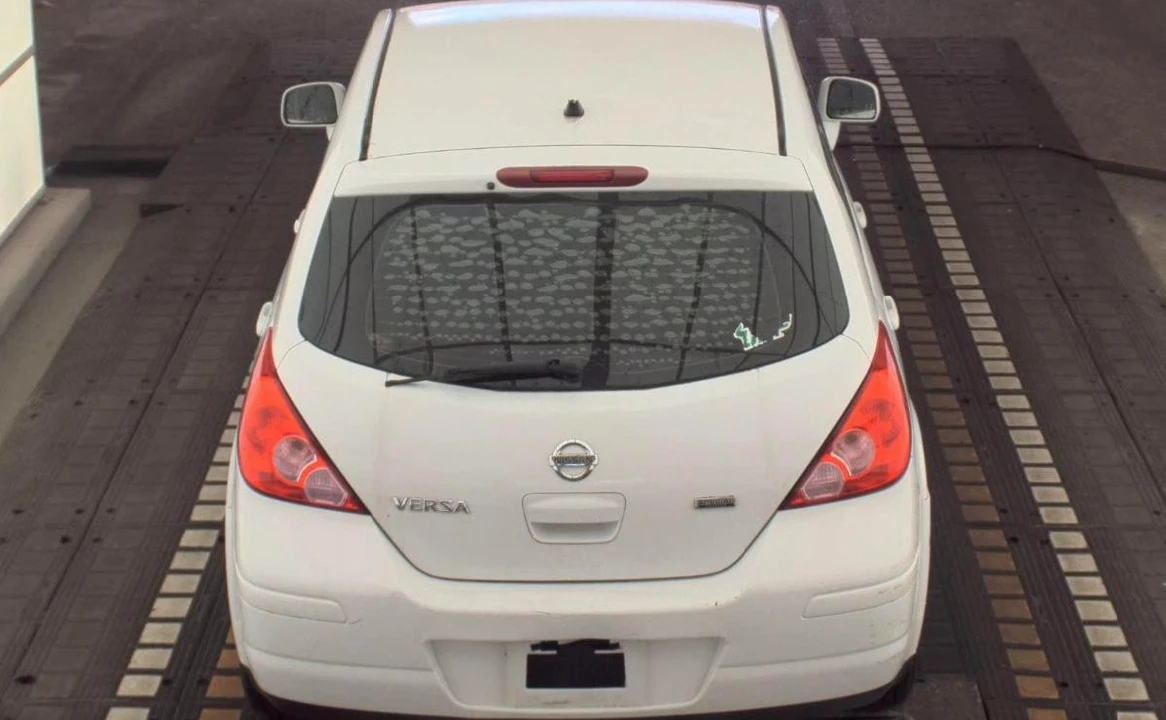 2012 Nissan Versa - Image 4 of 12