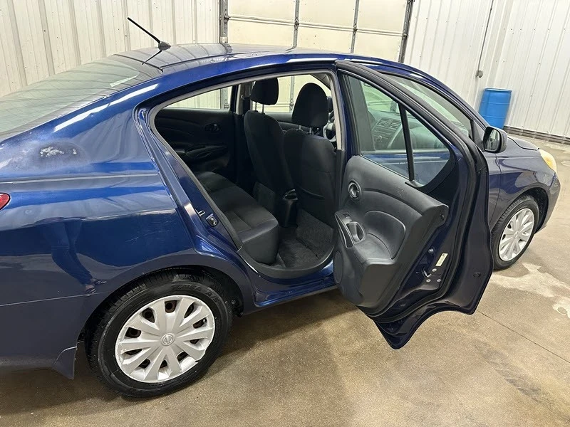 2012 Nissan Versa - Image 14 of 21