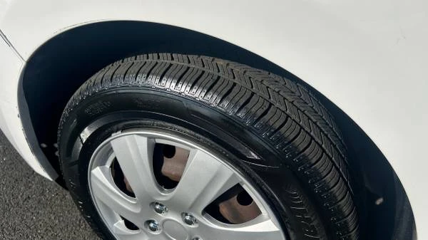 2012 Nissan Versa - Image 8 of 14