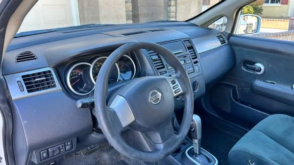2012 Nissan Versa - Image 10 of 14