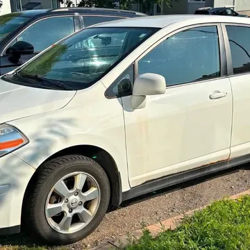 2012 Nissan Versa SL