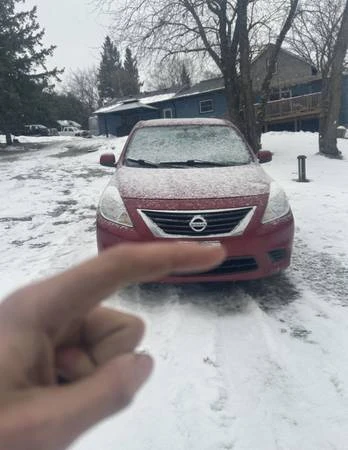 2012 Nissan Versa - Image 2 of 10