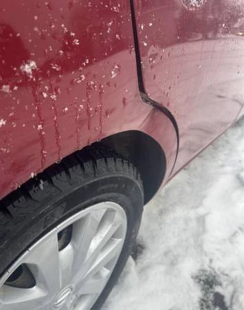 2012 Nissan Versa - Image 5 of 10