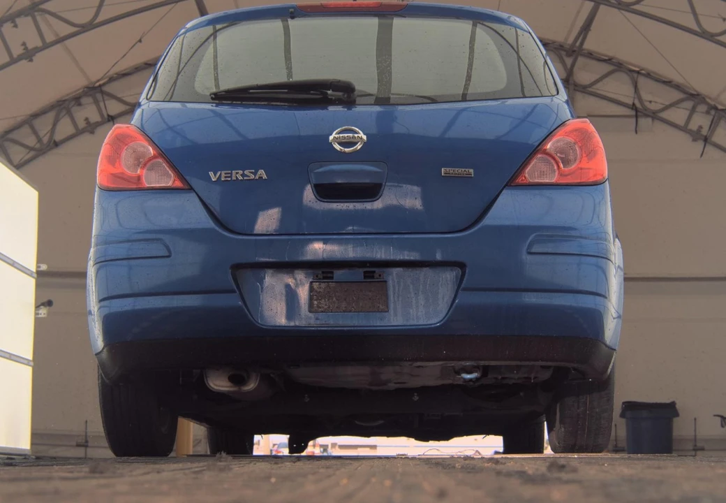 2012 Nissan Versa - Image 4 of 17