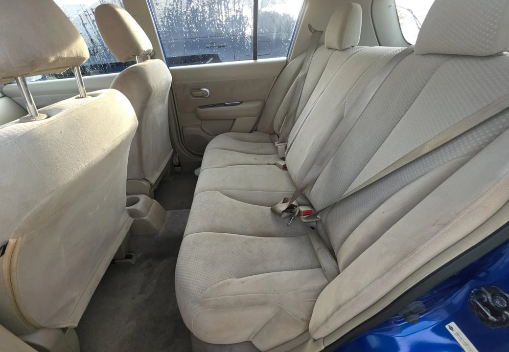 2012 Nissan Versa - Image 12 of 17