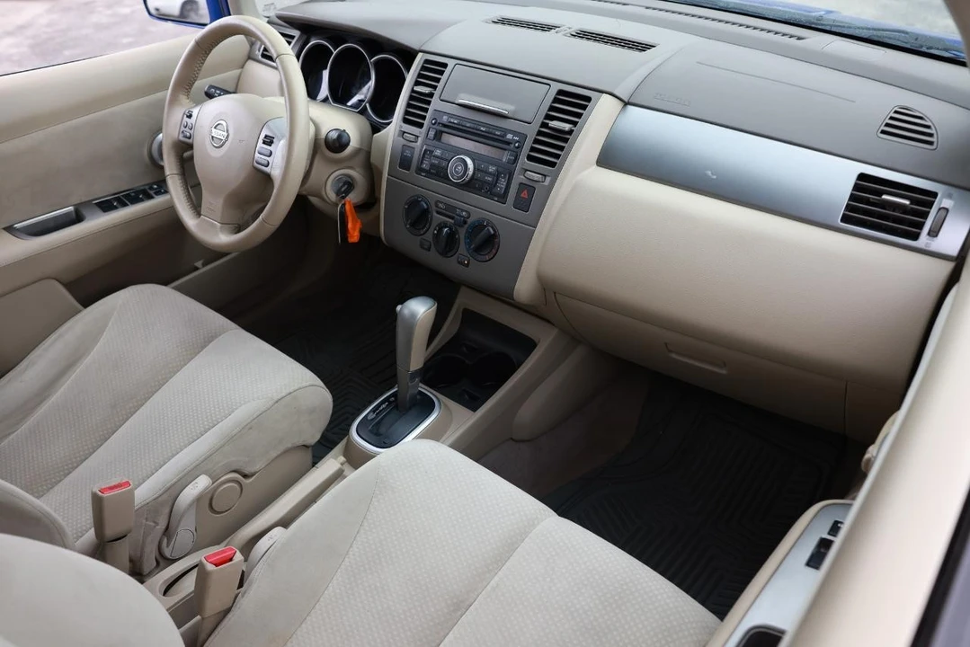 2012 Nissan Versa - Image 16 of 21