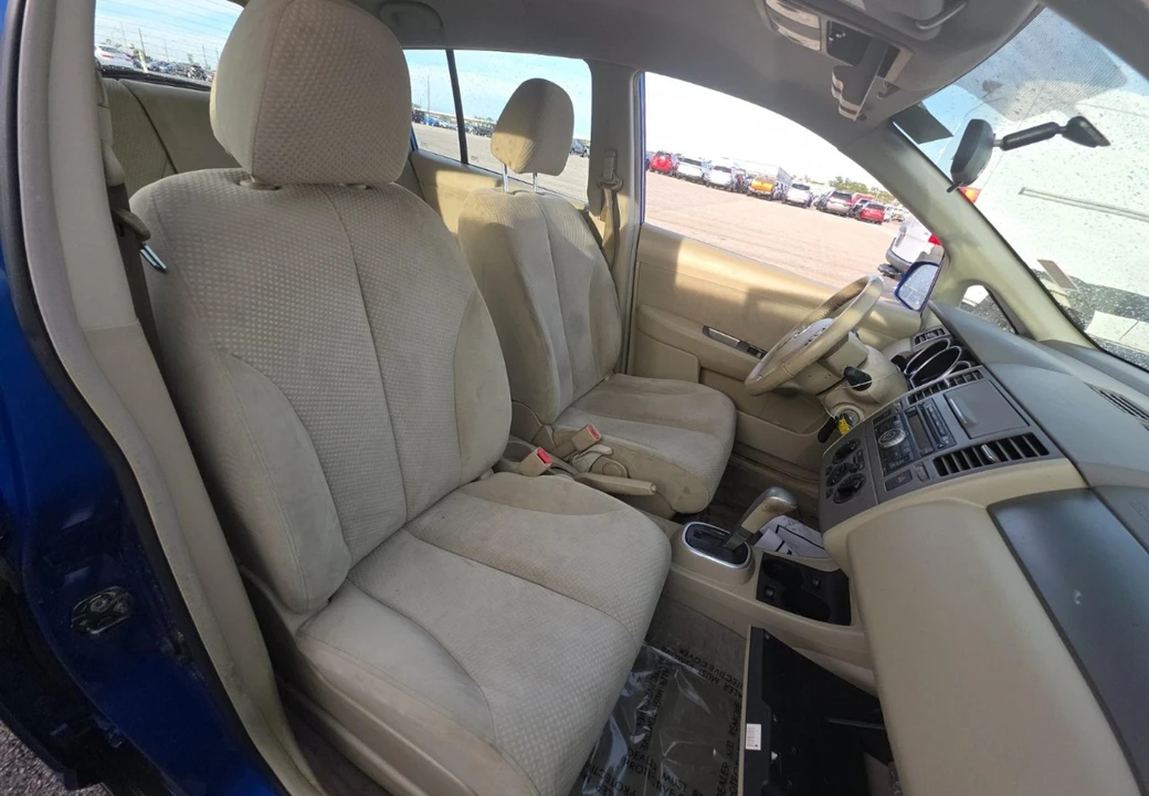 2012 Nissan Versa - Image 9 of 12