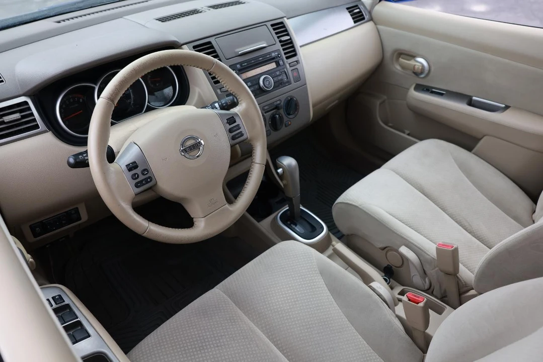 2012 Nissan Versa - Image 4 of 21