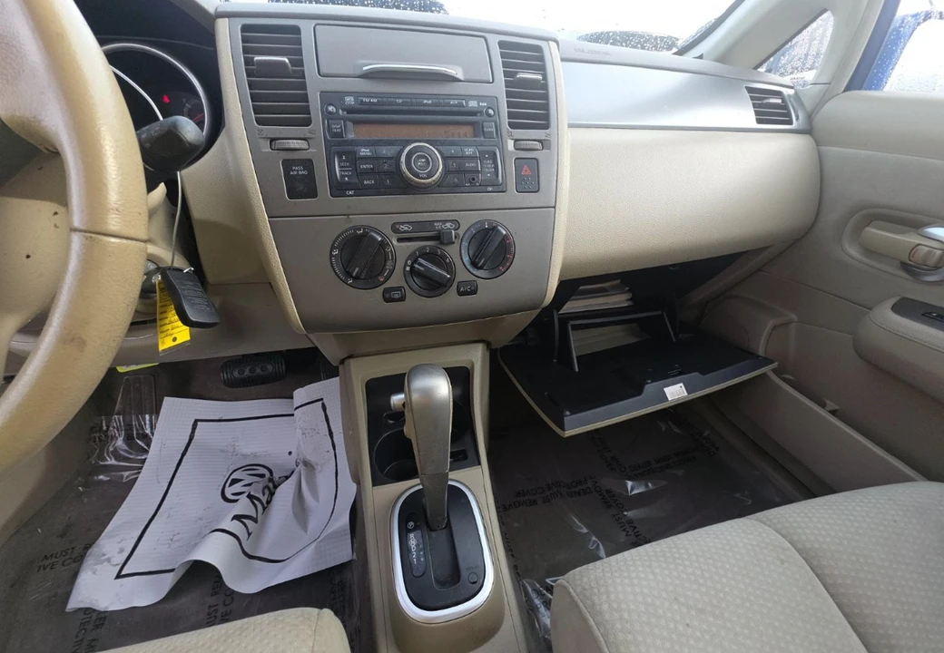 2012 Nissan Versa - Image 11 of 17