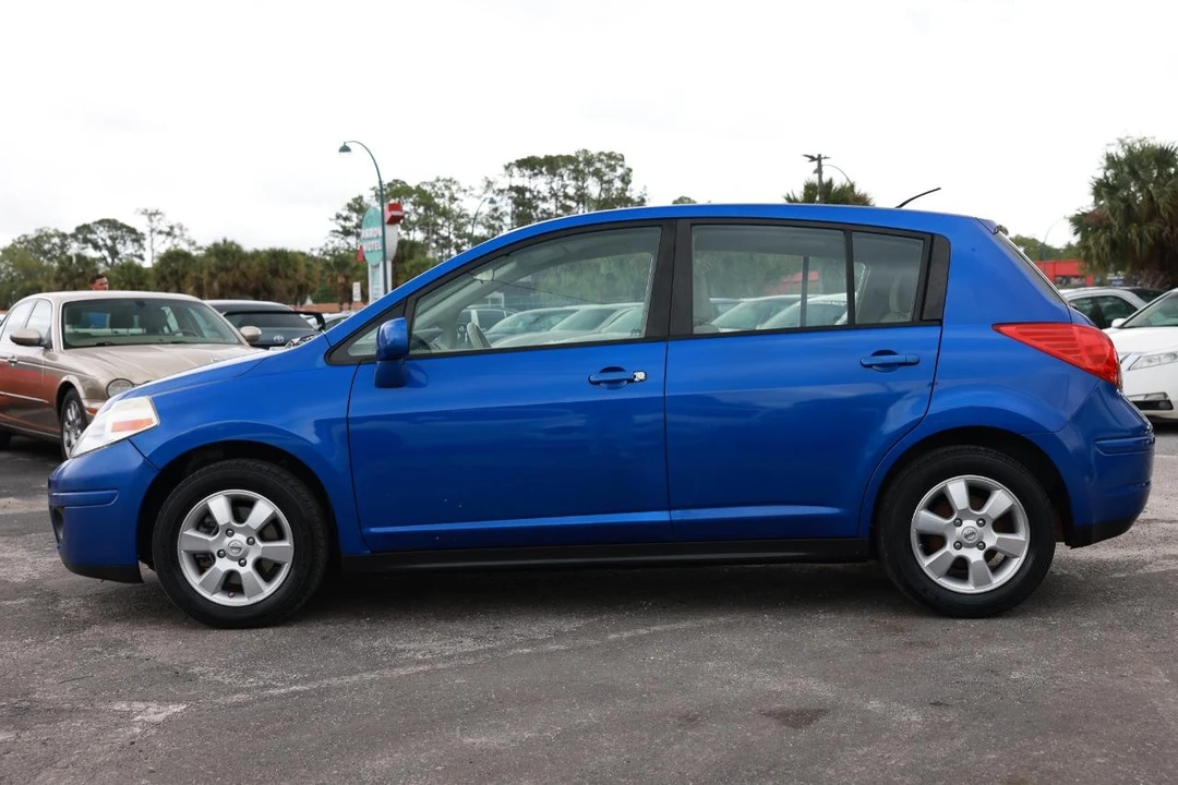 2012 Nissan Versa - Image 3 of 21
