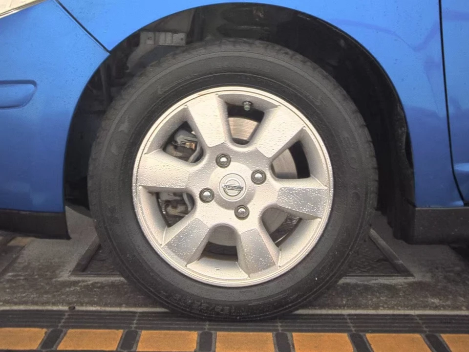 2012 Nissan Versa - Image 17 of 17