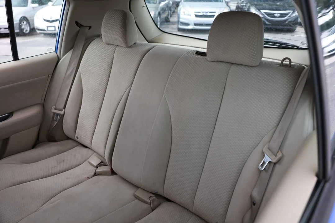 2012 Nissan Versa - Image 8 of 21