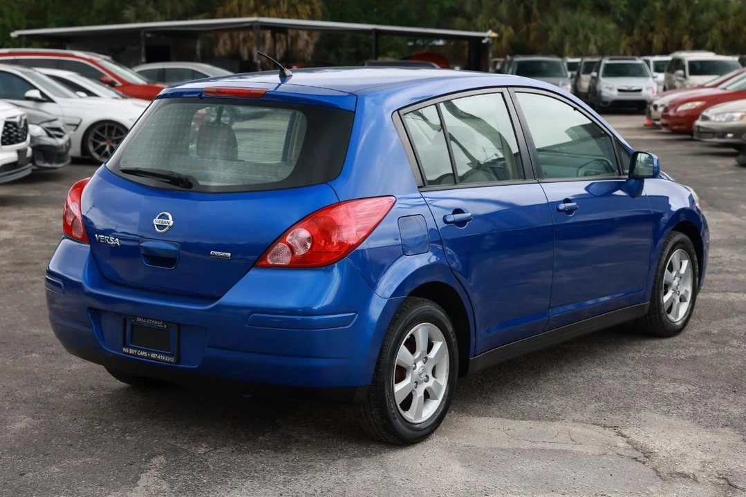 2012 Nissan Versa - Image 11 of 21