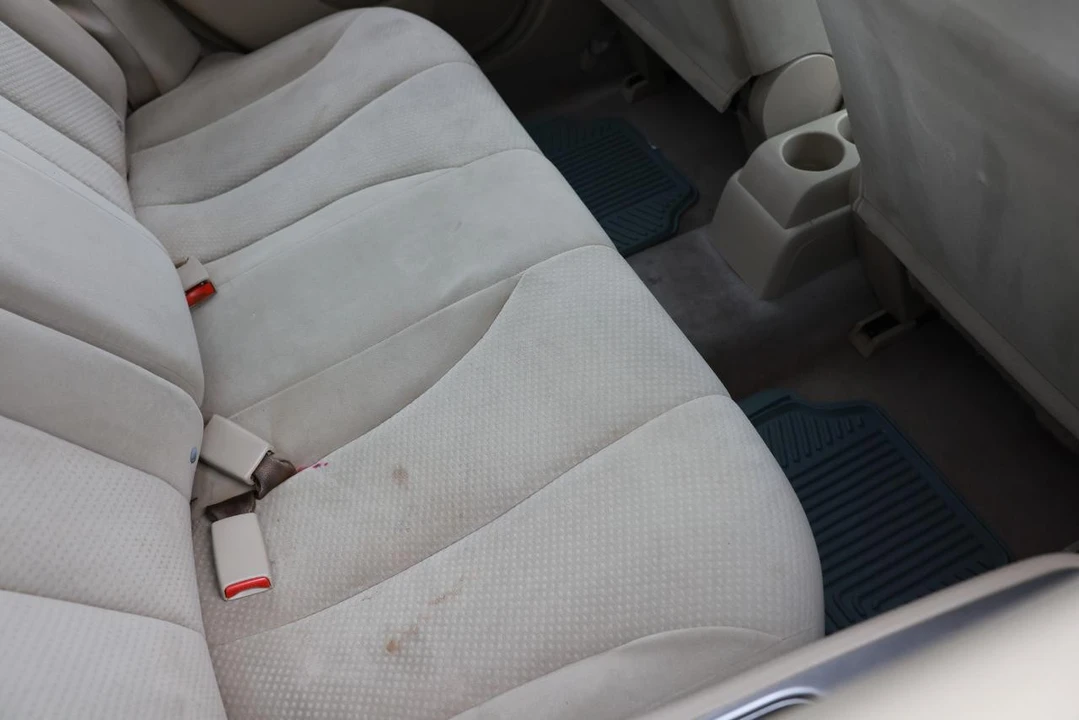2012 Nissan Versa - Image 12 of 21