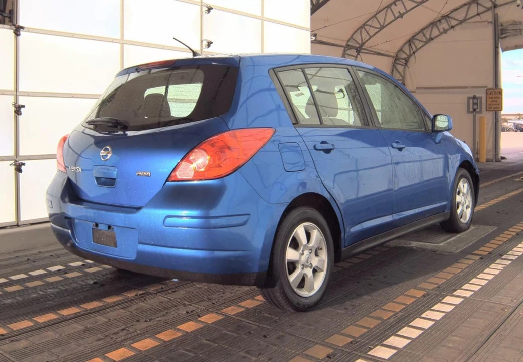 2012 Nissan Versa - Image 5 of 12