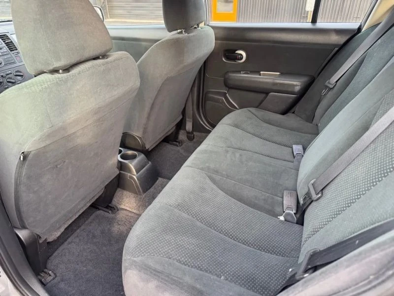2012 Nissan Versa - Image 6 of 11