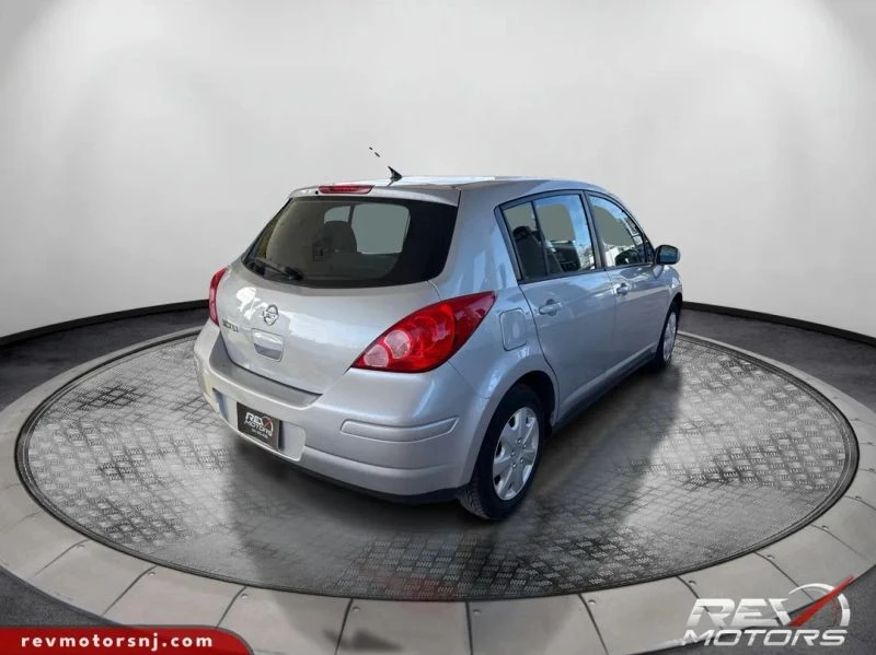2012 Nissan Versa - Image 5 of 12