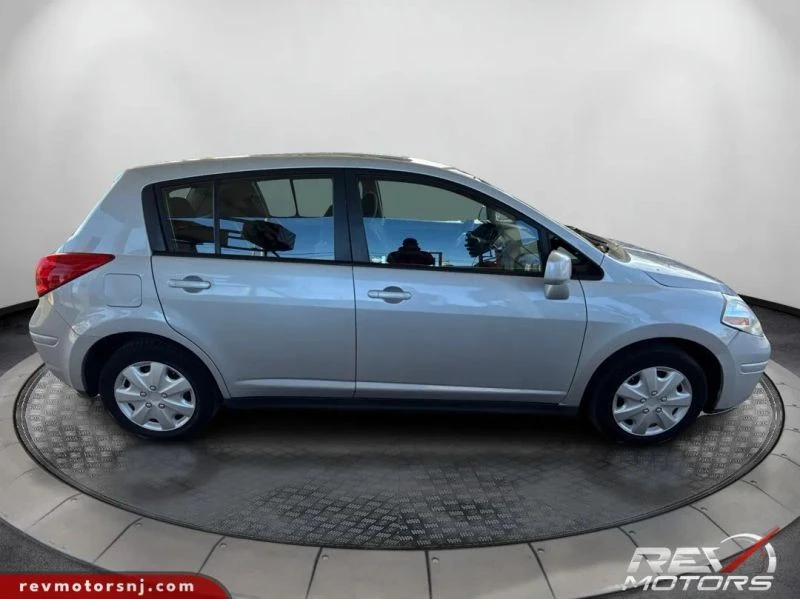 2012 Nissan Versa - Image 6 of 12
