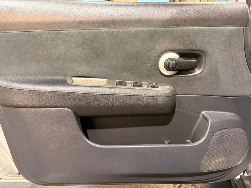 2012 Nissan Versa - Image 10 of 12