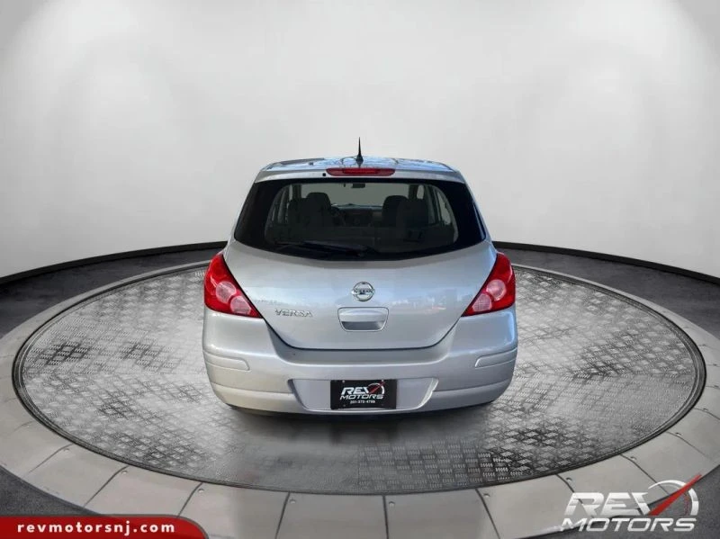 2012 Nissan Versa - Image 4 of 12
