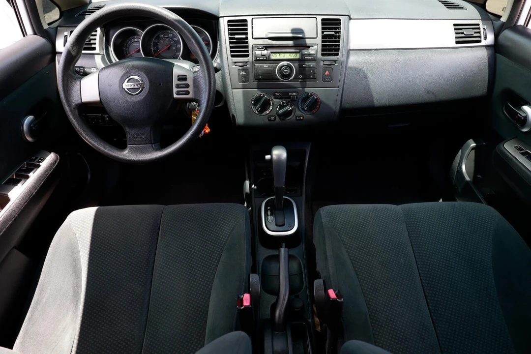 2012 Nissan Versa - Image 2 of 12