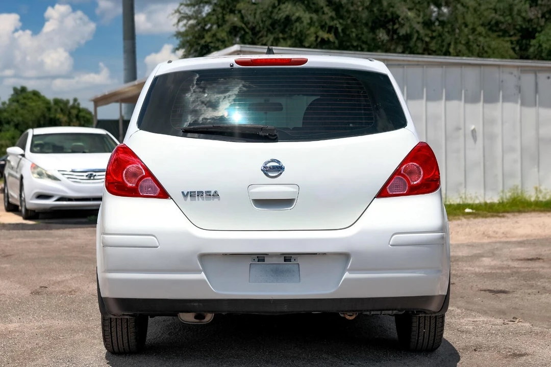 2012 Nissan Versa - Image 7 of 12