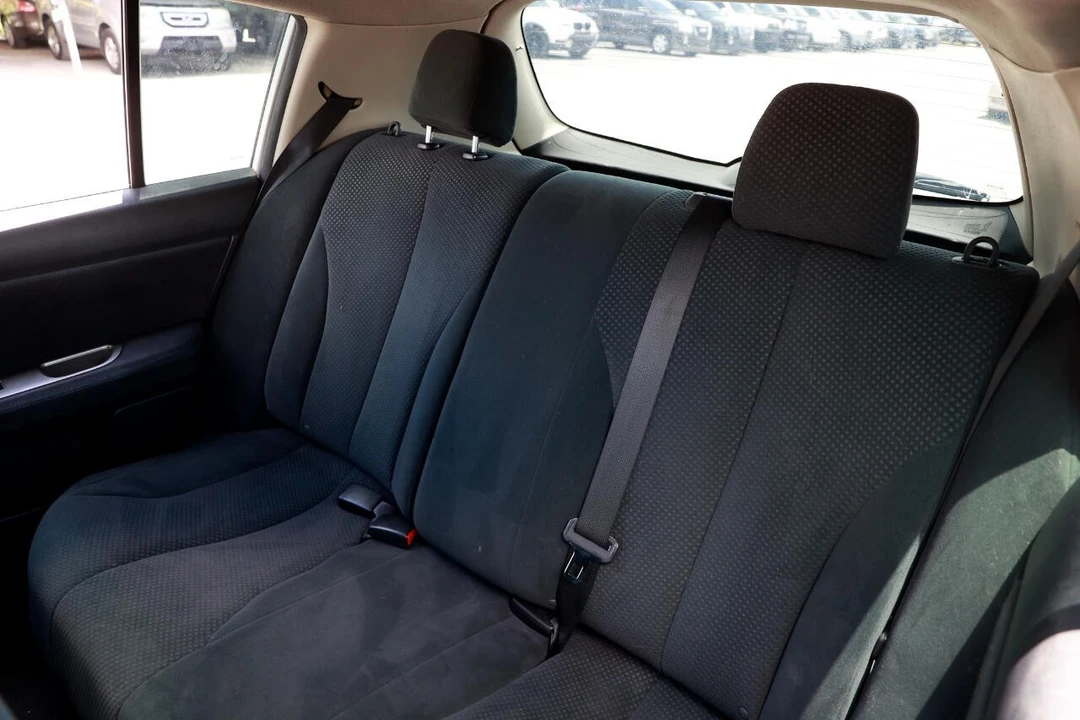 2012 Nissan Versa - Image 8 of 12