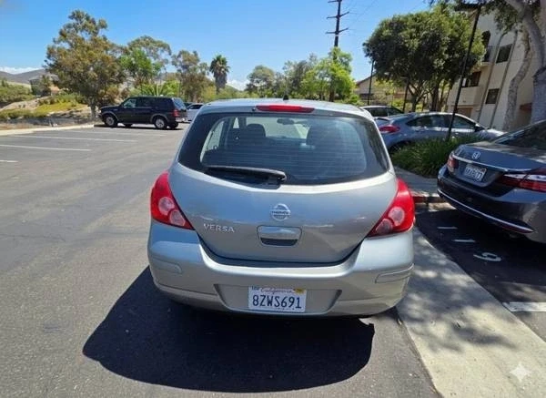 2012 Nissan Versa - Image 4 of 8
