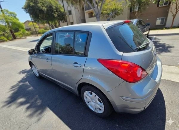2012 Nissan Versa - Image 2 of 8