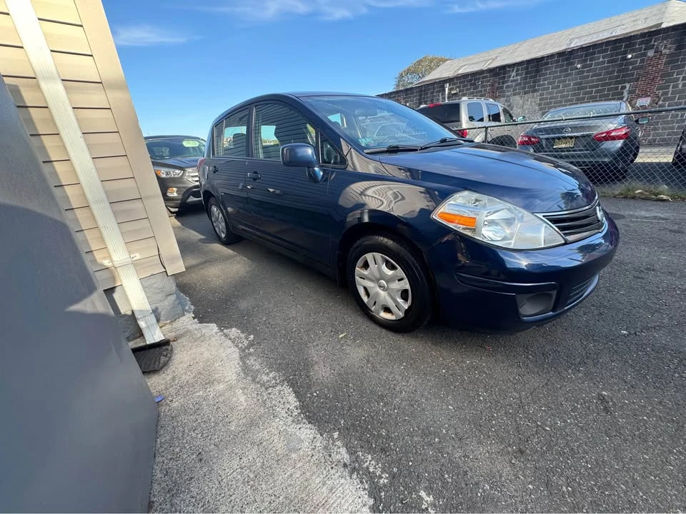 2012 Nissan Versa - Image 2 of 9