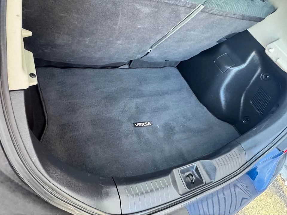 2012 Nissan Versa - Image 8 of 9