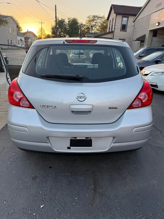 2012 Nissan Versa - Image 8 of 13