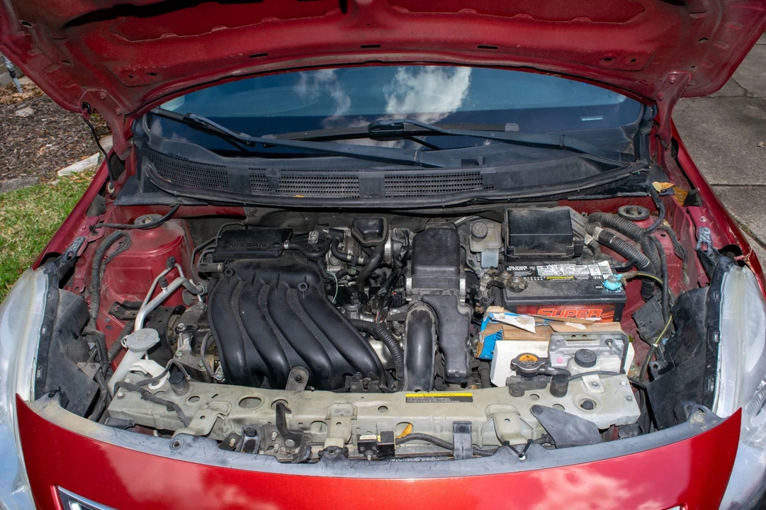 2012 Nissan Versa - Image 16 of 16