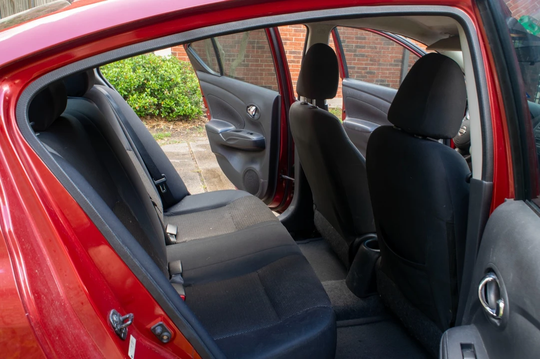 2012 Nissan Versa - Image 13 of 16