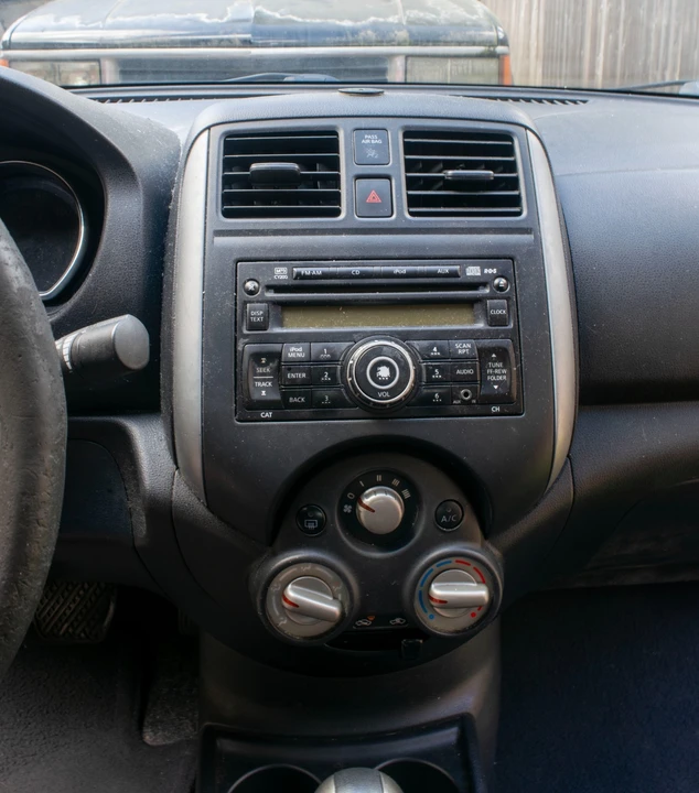 2012 Nissan Versa - Image 9 of 16