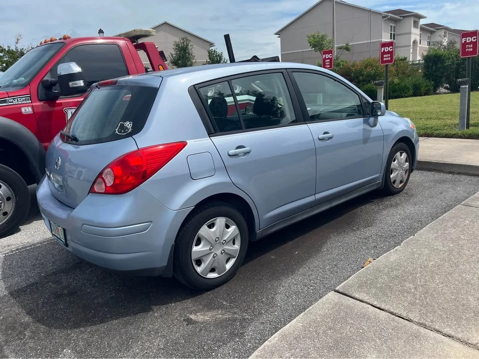 2012 Nissan Versa - Image 3 of 3