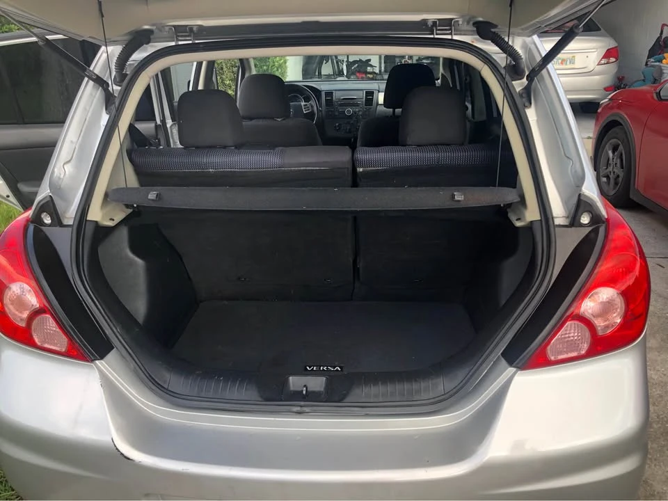 2012 Nissan Versa - Image 5 of 17