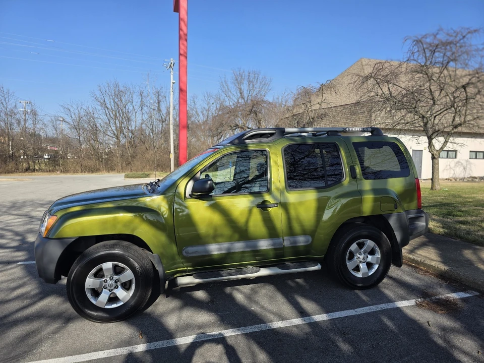 2012 Nissan Xterra 2nd Gen - Image 3 of 17