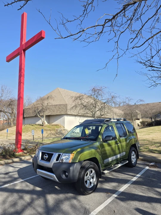 2012 Nissan Xterra 2nd Gen - Image 2 of 17