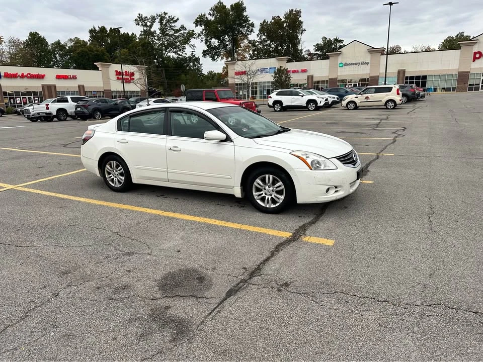 2012 Nissan Altima 4th Gen - Image 2 of 3