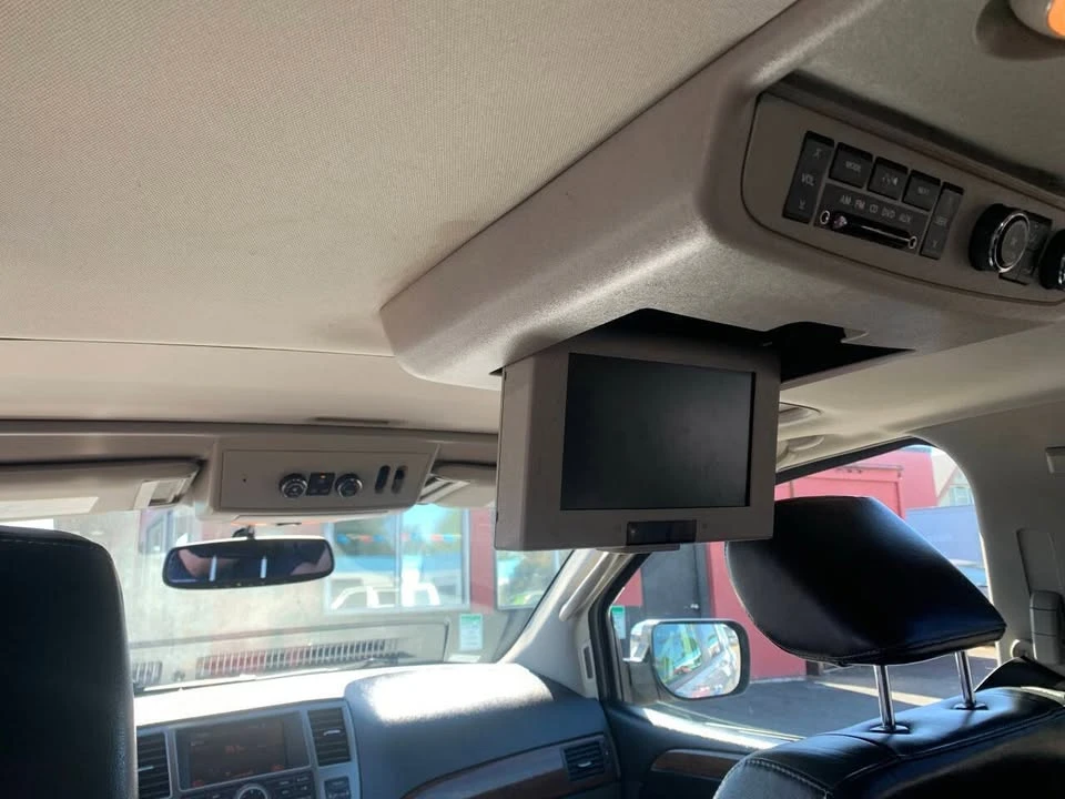 2012 Nissan Armada - Image 13 of 17